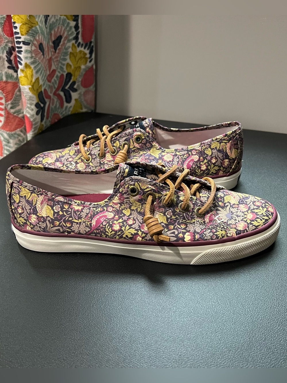 Sperry Floral Canvas Sneaker Size 8.5